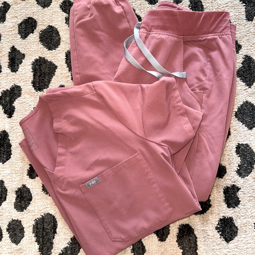 Figs Scrub Set